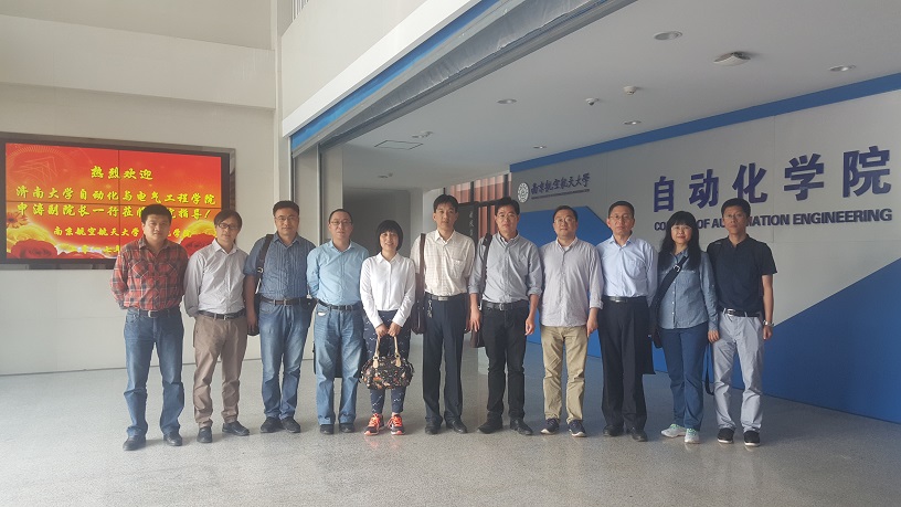 2017-5-11-济南大学自动化与电气工程网上购买双色球
申涛副院长一行来院交流 (1).jpg