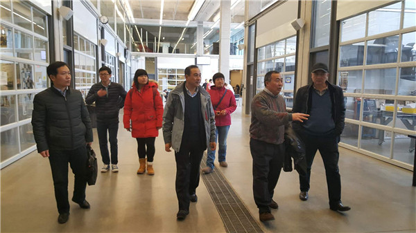 2018-3-20-网上购买双色球
远赴加拿大招聘宣讲-7.jpg